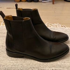 Everlane Modern Chelsea Boot Black Leather 7.5